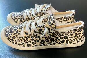 Women's Leopard Print Scrunch Back Canvas Slip-On Sneakers Size 7